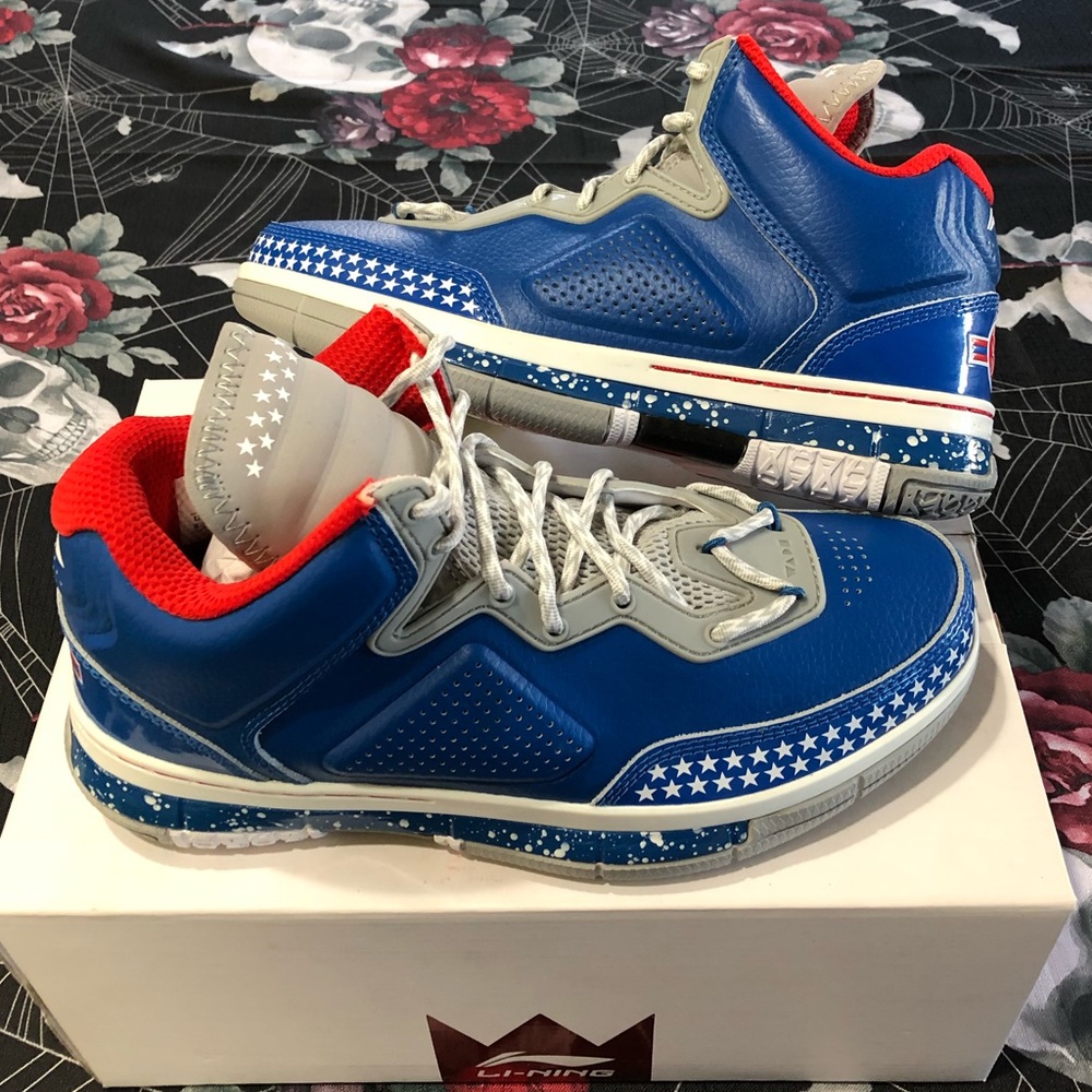 DS LI-NING WOW WAY OF WADE USA VETERANS DAY 8.5